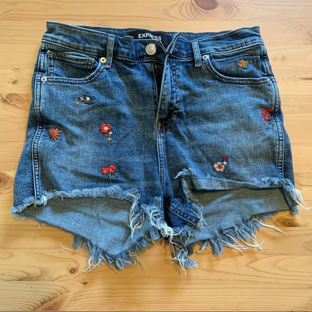 Floral Embroidered High Rise Shorts